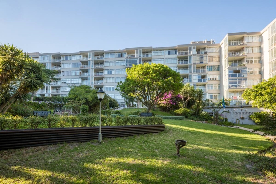 To Let 1 Bedroom Property for Rent in Green Point Western Cape